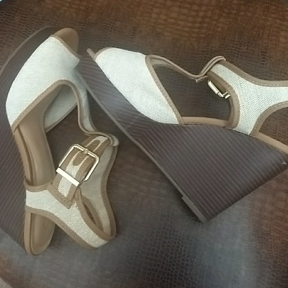 Wedge Sandals - Picture 3 of 5